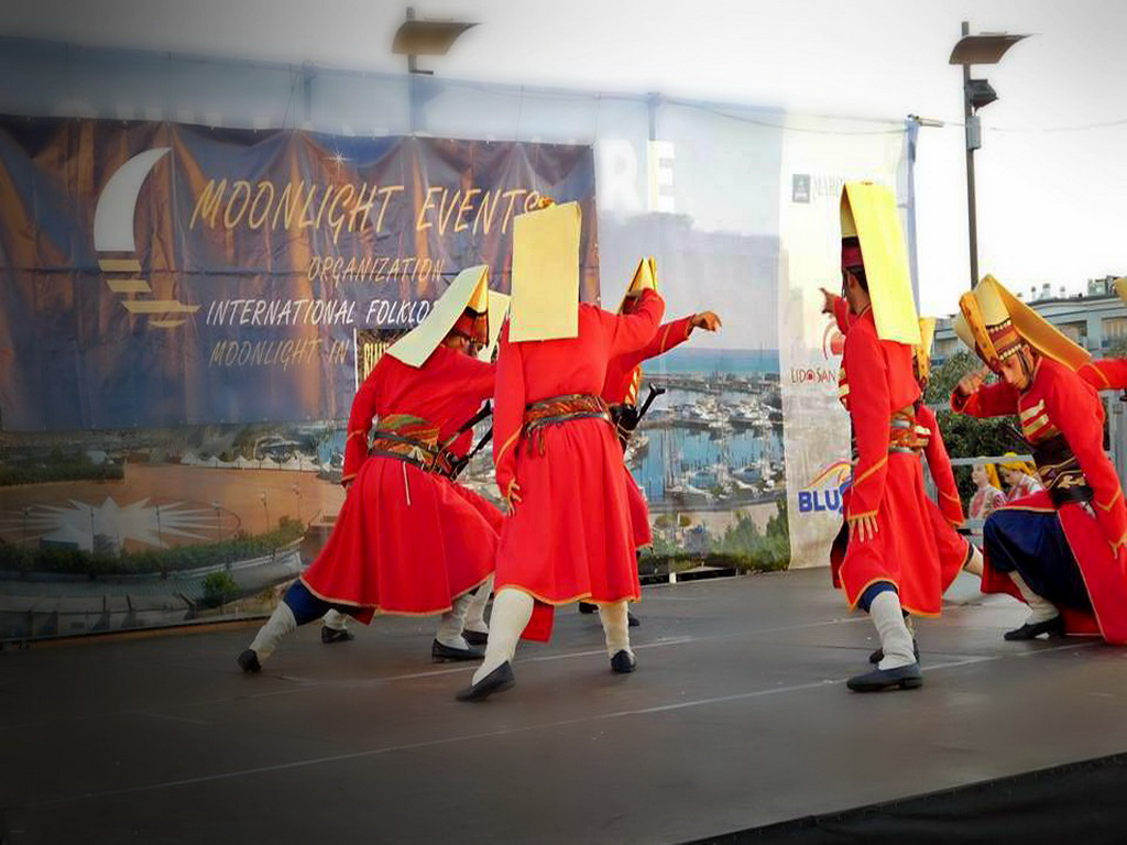 Turkish folklore group in Rimini