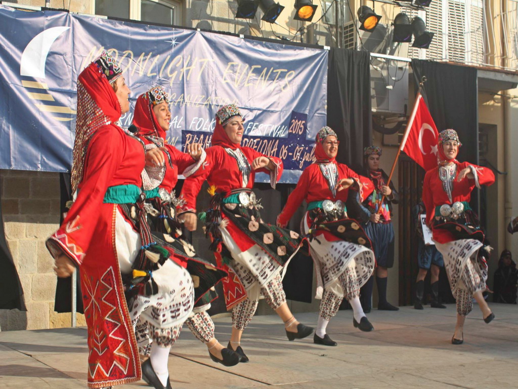 turkey in barcelona folklore dances